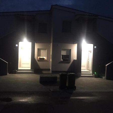 Apartman Petra 1 Vir Dış mekan fotoğraf
